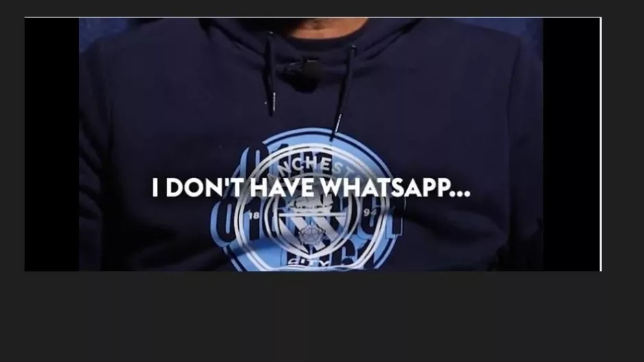 «Δεν έχω Whatsapp, email, TikTok ή Twitter, δεν μου αρέσουν...»