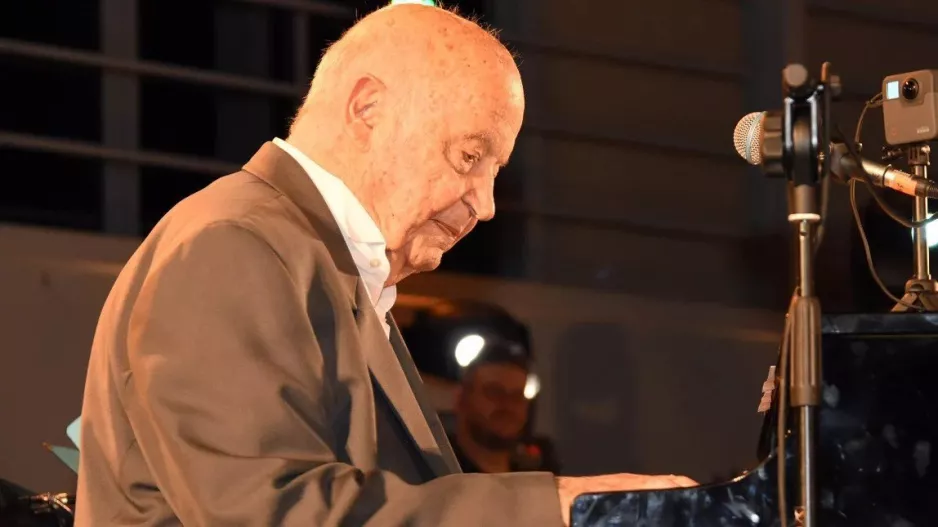 Πέθανε ο σπουδαίος μουσικοσυνθέτης Μίμης Πλέσσας 
