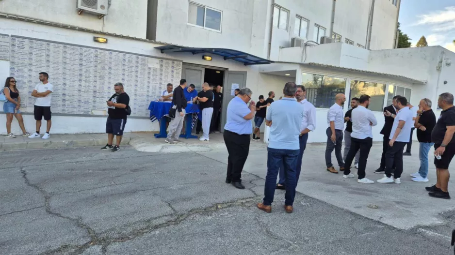 ΕΤΟΙΜΑΖΟΥΝ... δυνατή επιτροπή για επαφές με υποψήφιους επενδυτές