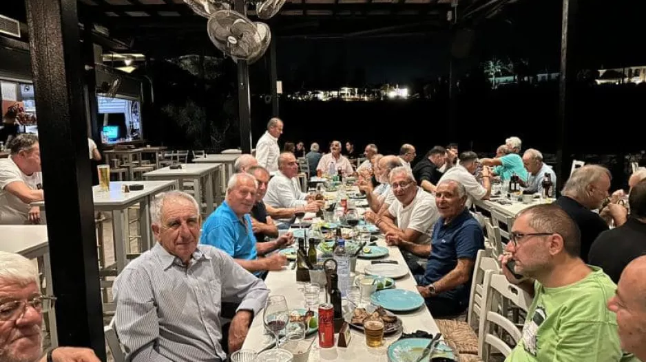 (Φώτος) Δείπνο παλαίμαχων για στήριξη του Σωματείου