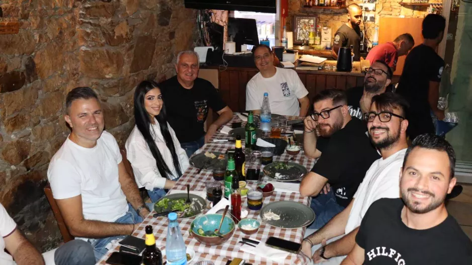 ΟΛΟΙ ΕΚΕΙ!