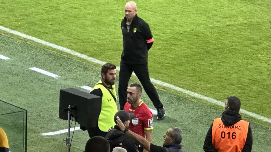 On field review και πέναλτι για την ΑΕΛ