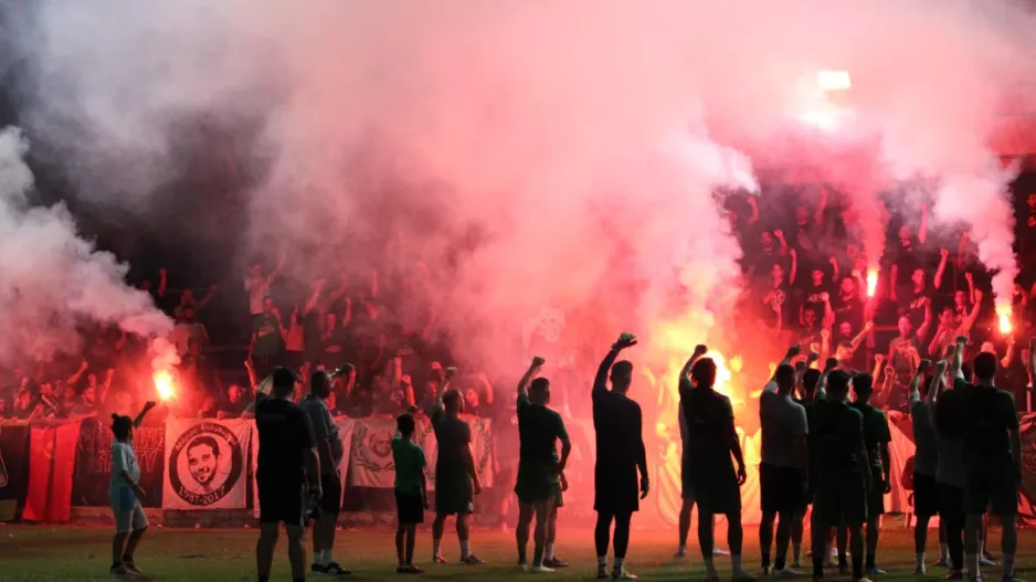 Θύρα 9:"Απαιτούμε να καταθέσετε ψυχή στο γήπεδο, για το τριφύλλι στο στήθος"