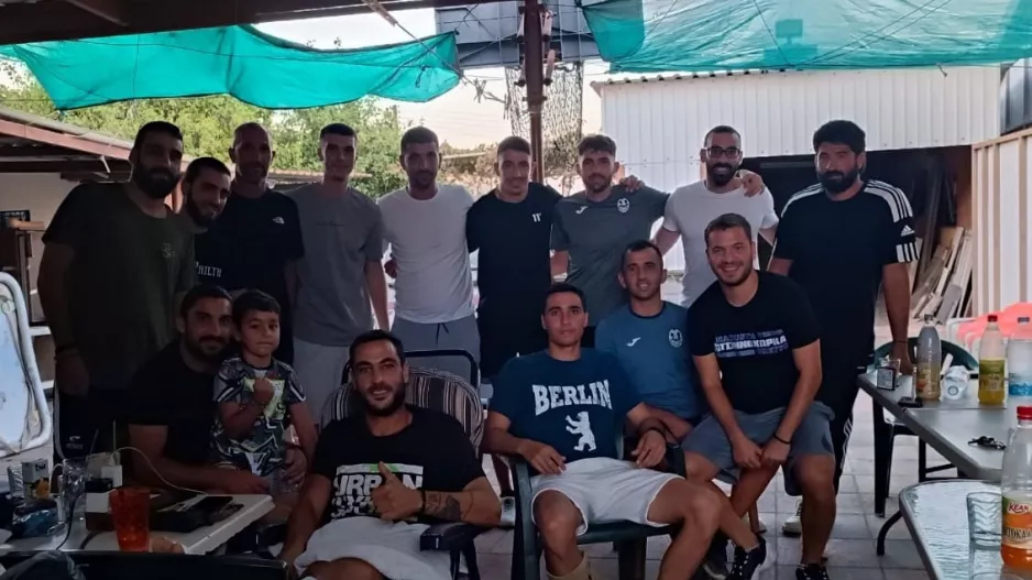 "Όλοι για έναν και ένας για όλους"