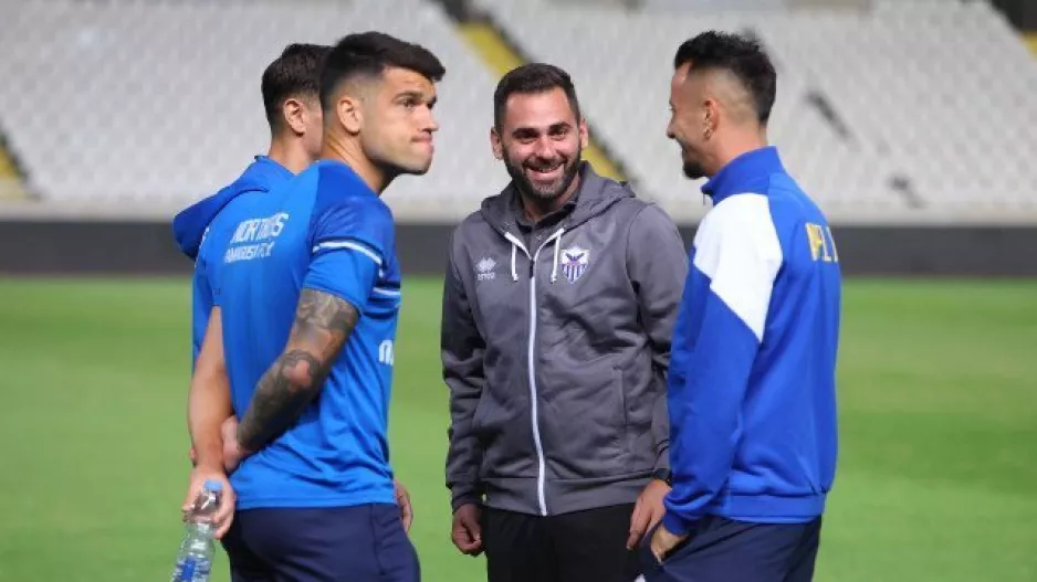 (ΦΩΤΟΣ) ''Πηγαδάκια'' πριν την σέντρα 