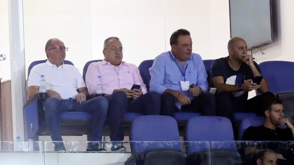ΟΛΟΙ είναι ΑΝΟ!