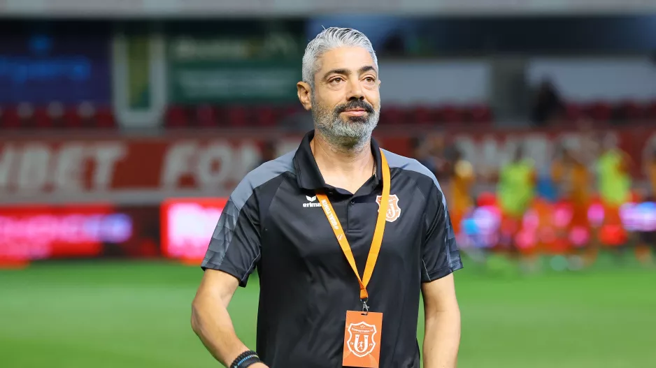 "Προσωπικότητα μεγάλη.../Ξέρει τι θέλει από τους παίκτες του"