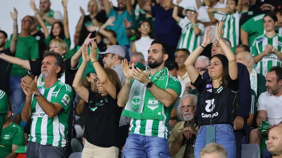 Δίνει την δυνατότητα στον κόσμο για αλλαγή θέσης του εισιτηρίου διαρκείας