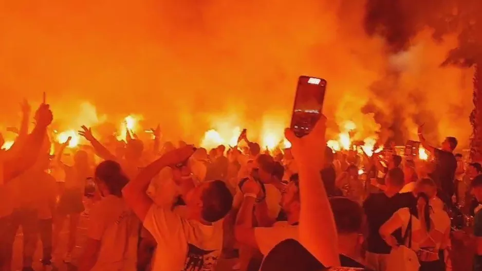 "Χρόνια πολλά αγάπη μου γλυκιά" οι ΑΕΛίστες! (Βίντεο Kerkida)