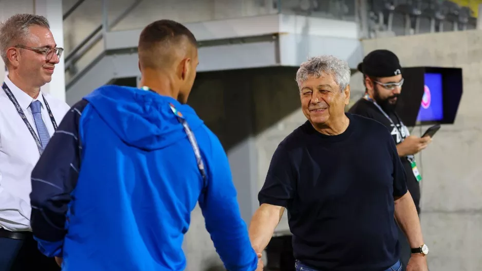 Χειραψία Πιέρου και Λουτσέσκου