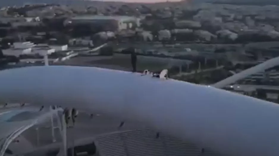 Μήνυση κατ' αγνώστων από το ΟΑΚΑ για τους νεαρούς εισβολείς
