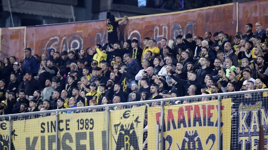 Αποδοκιμασίες από τους φιλάθλους μετά τη λήξη του ματς