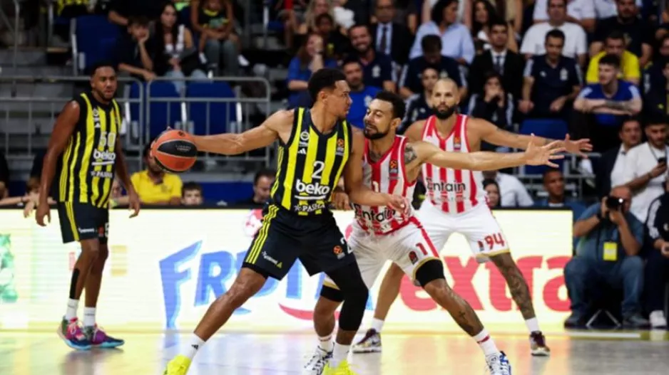 "Κόλλησε" στην Πόλη αλλά άφησε υποσχέσεις ο Ολυμπιακός