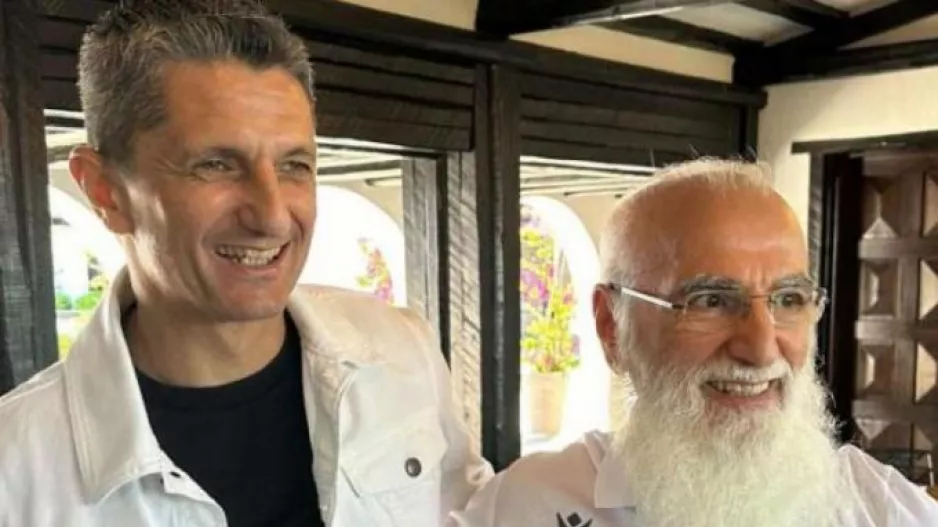 Στο πλευρό του Λουτσέσκου ο Ιβάν: «Κανείς αντίπαλος δεν μπορεί να του κάνει υποδείξεις» - Το μήνυμα για τον Ηλιόπουλο!