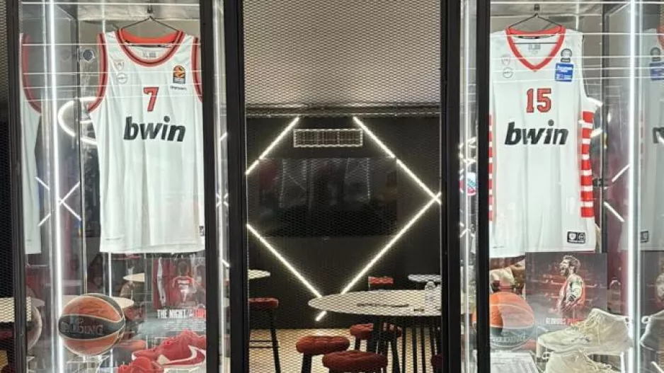 Στο VIP Lounge του ΣΕΦ οι φανέλες των Σπανούλη και Πρίντεζη