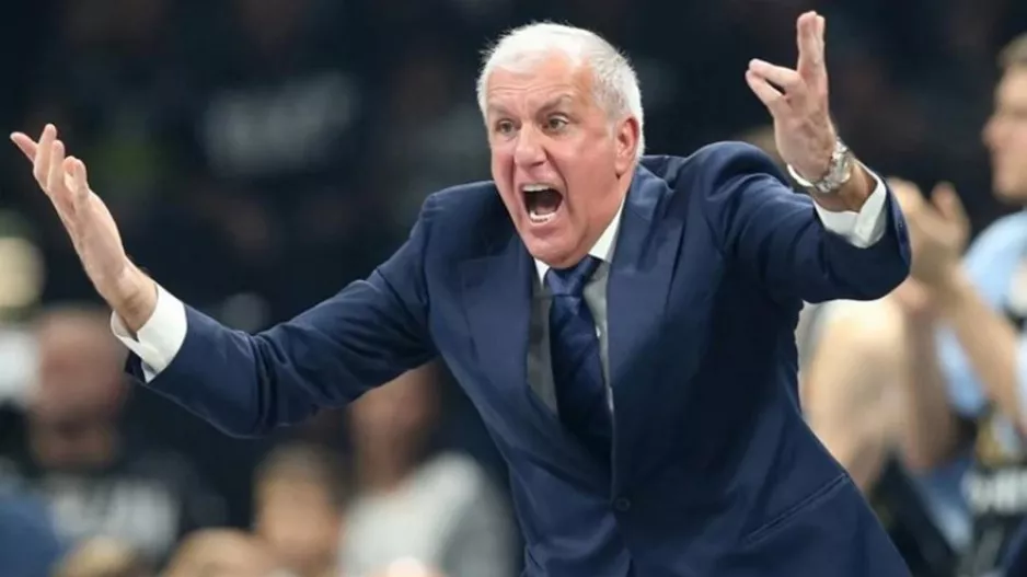 Παράπονα Ομπράντοβιτς για διαιτησία: «Υπήρχαν δύο επαφές στην τελευταία φάση»