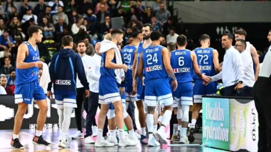 Συνεχίζεται η ταλαιπωρία της Εθνικής: Πήγε σε ξενοδοχείο για να μην επιβαρυνθεί κι άλλο