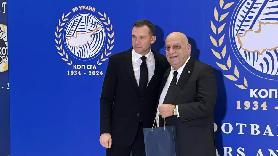 ΕΔΩ και ο Σεφτσένκο 
