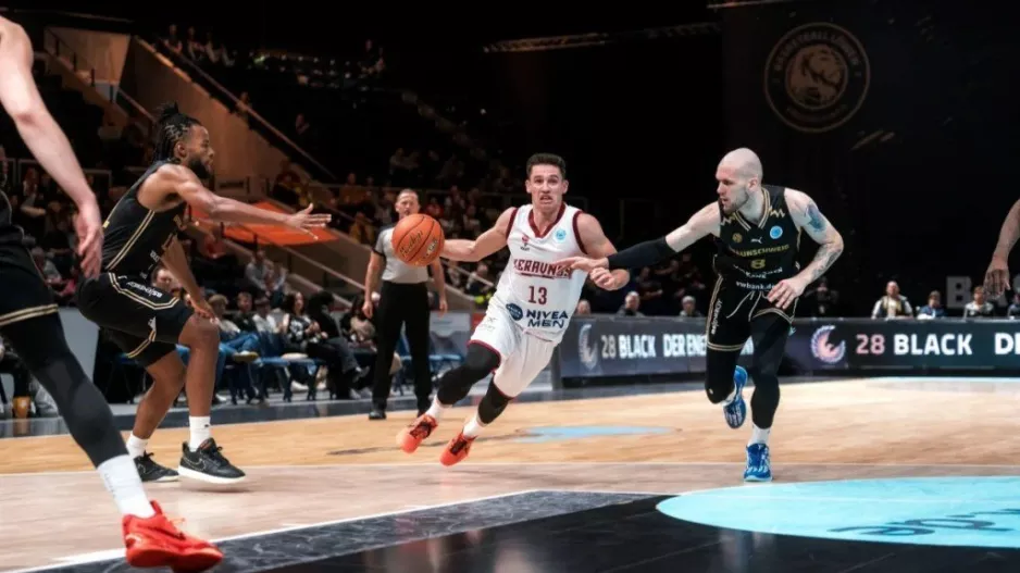 Κεραυνός/Πάλεψε μέχρι τέλους μέσα στη Γερμανία