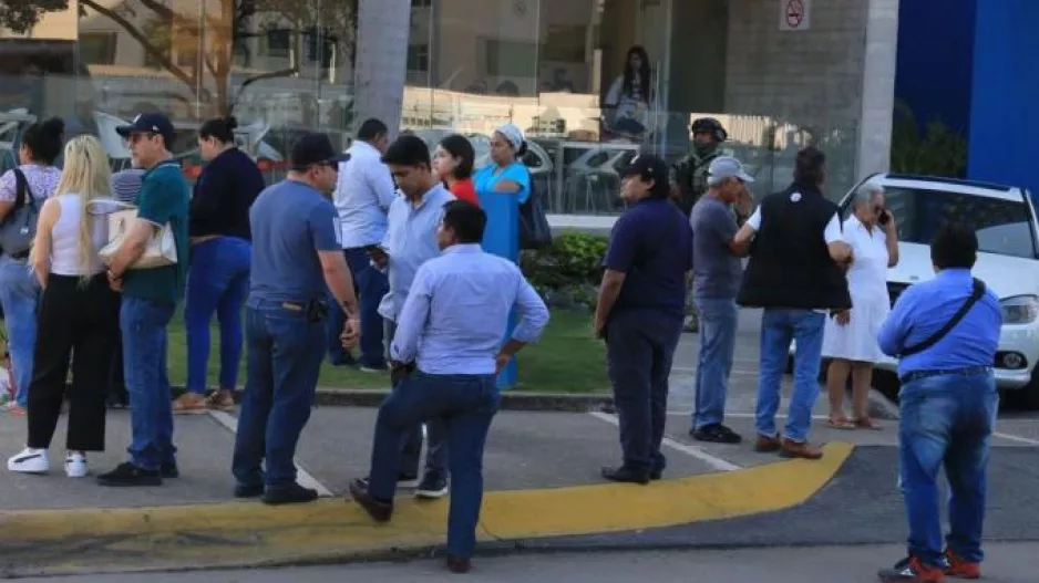 Έξι νεκροί και 10 τραυματίες από επίθεση ενόπλων σε μπαρ