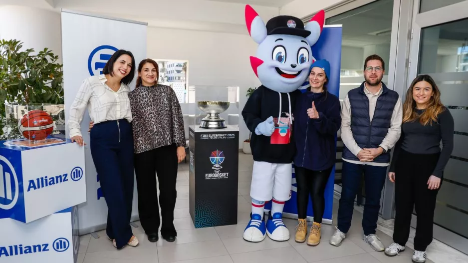 Το τρόπαιο του EuroBasket επισκέφθηκε τα γραφεία της Allianz Κύπρου!