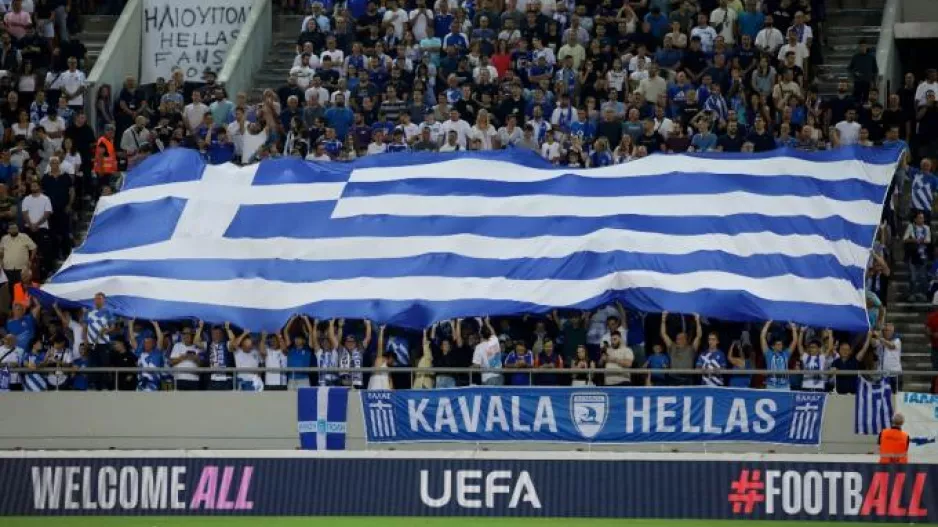 Έφυγαν πάνω από 10.000 εισιτήρια για Αγγλία σε 2 ώρες!