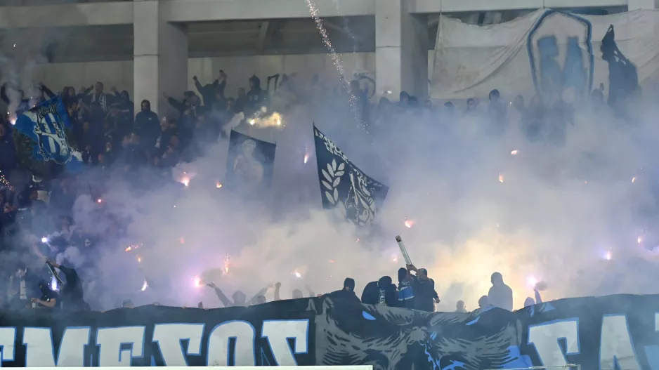 Κρούει τον κώδωνα...