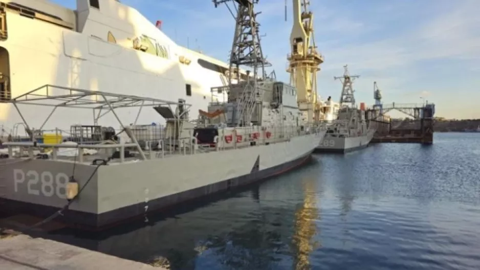 Τα Ναυπηγεία Σαλαμίνας παρέδωσαν τα πρώτα δύο περιπολικά τύπου ISLAND στο Πολεμικό Ναυτικό