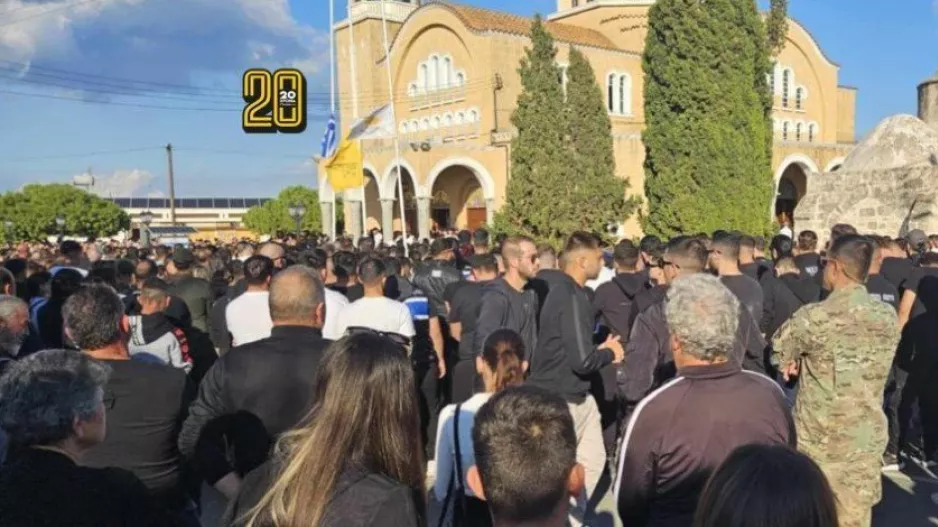 Το "αντίο" στους αδικοχαμένους Μαρτίνο, Ειρηναίο και Νικόλα (Φώτος)