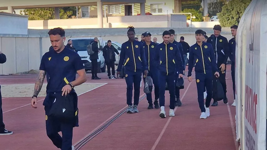 (ΦΩΤΟΡΕΠΟΡΤΑΖ) Η άφιξη της ΑΕΛ στο ''Τάσος Μάρκου''