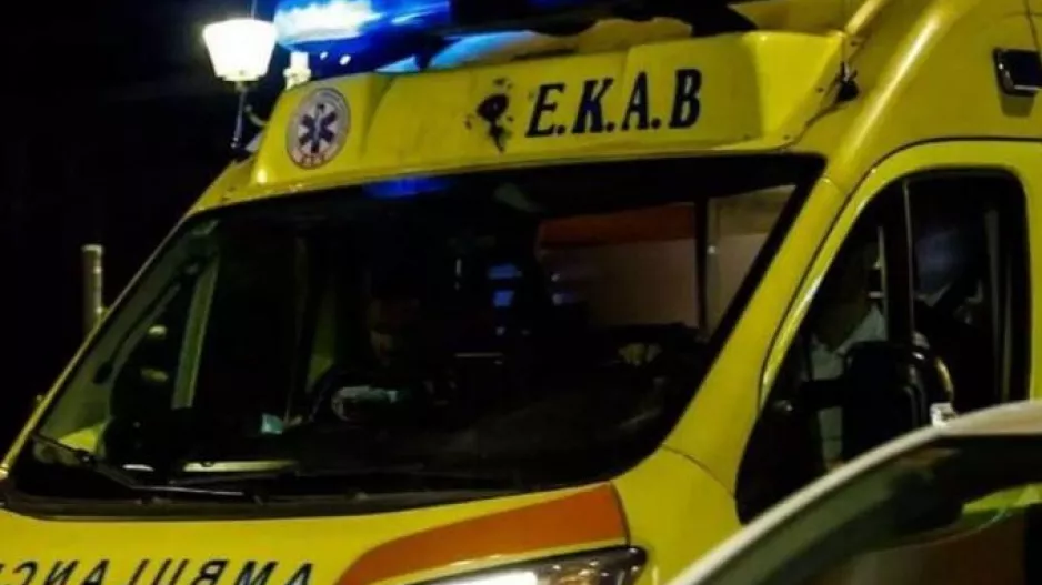 Άγριος ξυλοδαρμός 17χρονου από ομάδα νεαρών σε γήπεδο