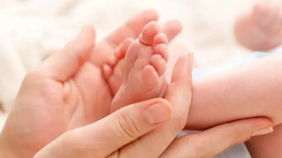 Στο Ανθρωποκτονιών από σήμερα η υπόθεση των νεκρών βρεφών σε Αμαλιάδα και Αχαΐα