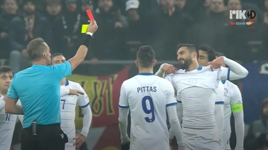 Κόκκινη ο Λαΐφης / 2 κίτρινες σε 3 λεπτά
