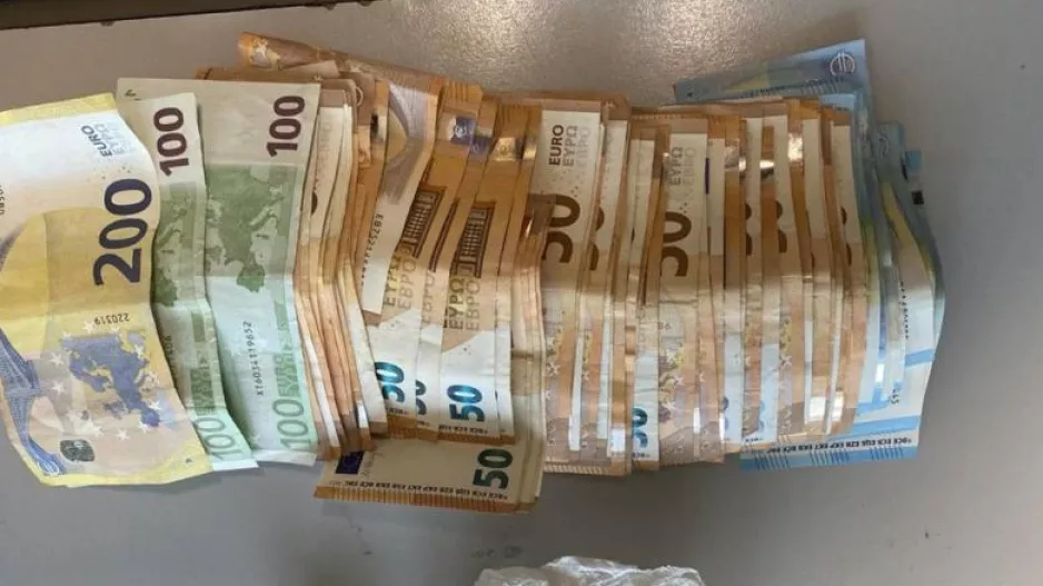 Λευκωσία/Μαθητής πήρε €15.000 και τα μοίρασε σε συμμαθητές του