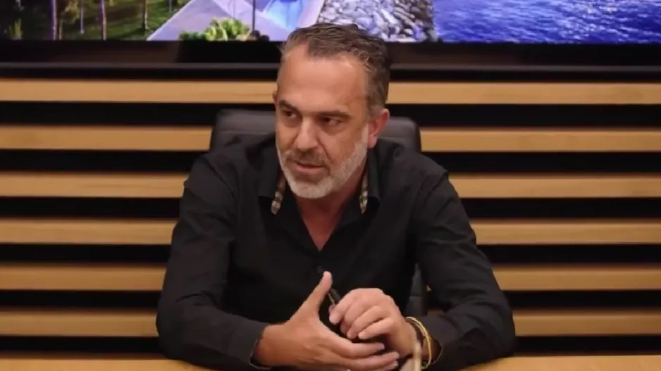 Δίνει απαντήσεις!
