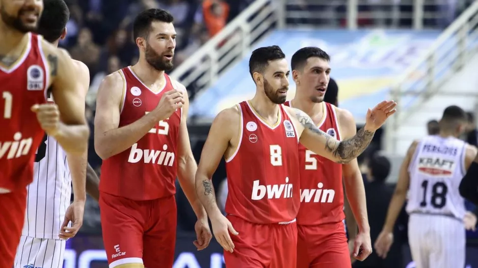 Ερυθρόλευκος περίπατος στο Παλατάκι με πολλούς πρωταγωνιστές και rotation