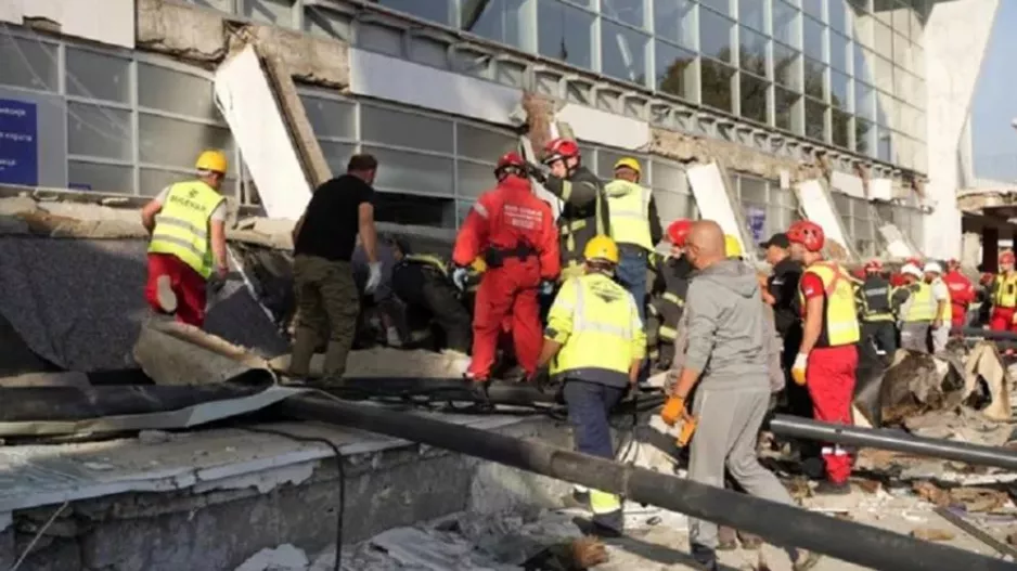 Συνελήφθη τέως υπουργός Υποδομών για την πολύνεκρη κατάρρευση οροφής σε σιδηροδρομικό σταθμό στη Σερβία