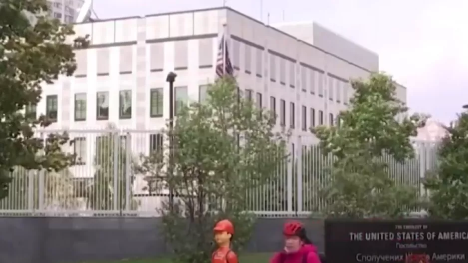 Οι ΗΠΑ κλείνουν την πρεσβεία στο Κίεβο μετά από πληροφορίες για αεροπορική επίθεση