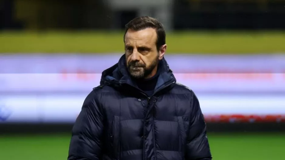Αποχαιρέτησε τους παίκτες ο Μάντζιος: «Μπορείτε να πάτε τον Άρη ψηλά»