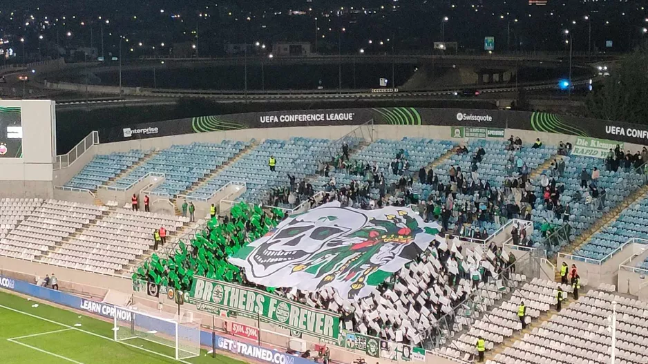 Θύρα 13/Rapid Wien (φώτος)