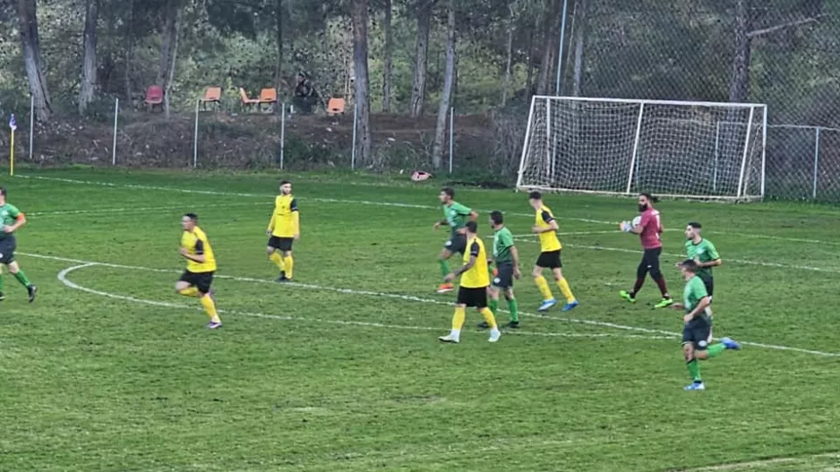Ηττήθηκε και συνεχάρη τον αντίπαλο (φώτος) 