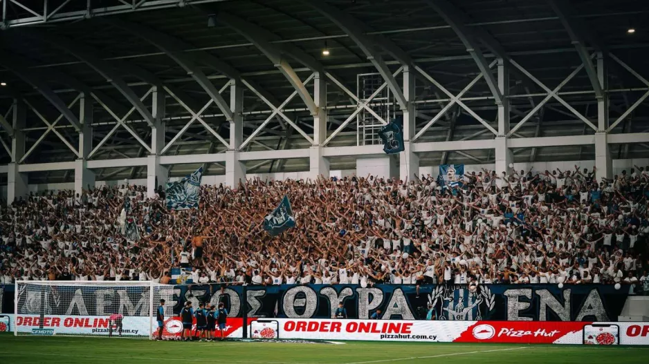 ΘΥΡΑ 1/"Γιατί κανένας παίκτης και καμιά εταιρεία δεν μπορούν να συγκριθούν με εμάς!"