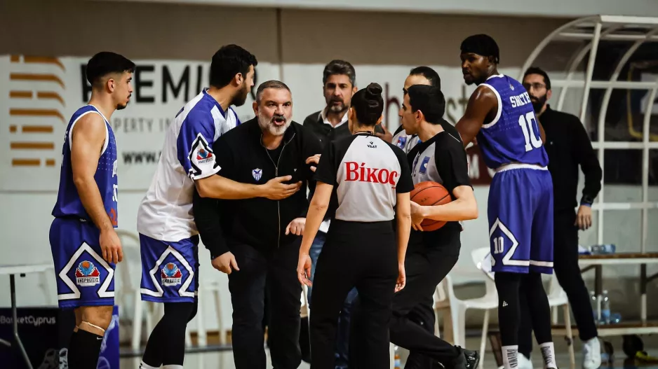 Ξέσπασμα από Τόνι