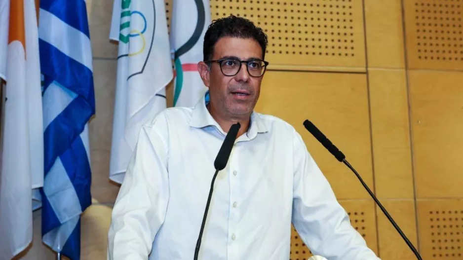 ΑΝΟ/"Να αναλάβει ευθύνες"