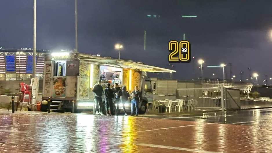 Βροχερό σκηνικό στο "Αλφαμέγα" (Φώτος kerkida) 