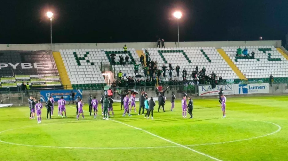 Αντάλλαξαν... χειροκροτήματα!