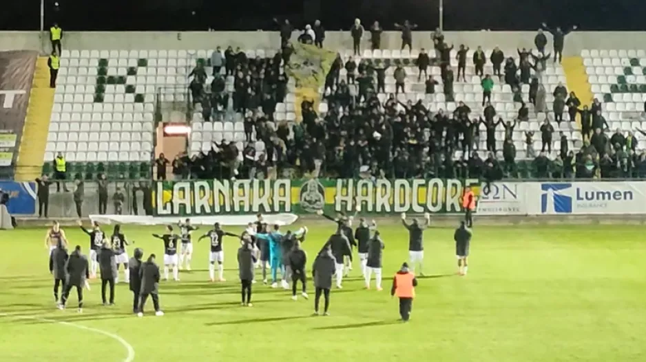 Πεντάρα και πανηγύρια στην εξέδρα! (φώτος)