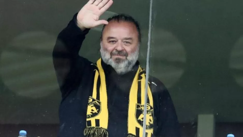 Ηλιόπουλος για Πινέδα: «Ο πεινασμένος καρβέλια ονειρεύεται. Αστεία δημοσιεύματα»