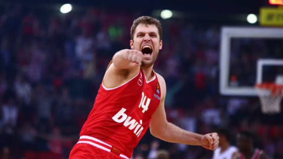 EuroLeague: Ο Βεζένκοβ συμπεριλήφθηκε στους 100 κορυφαίους στην ιστορία και έστειλε μήνυμα για την τελική 25άδα
