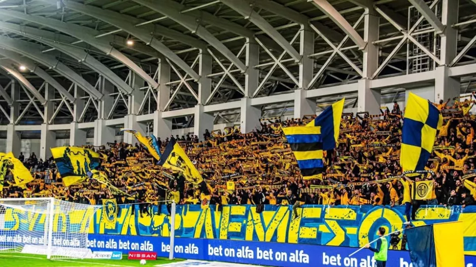 ΘΥΡΑ 3 ενόψει Ομόνοιας/"Μας κουνάτε το δάχτυλο εσείς;"